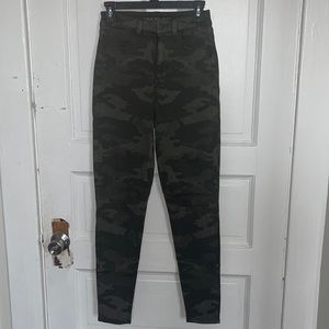 American Eagle Camo Jeggings